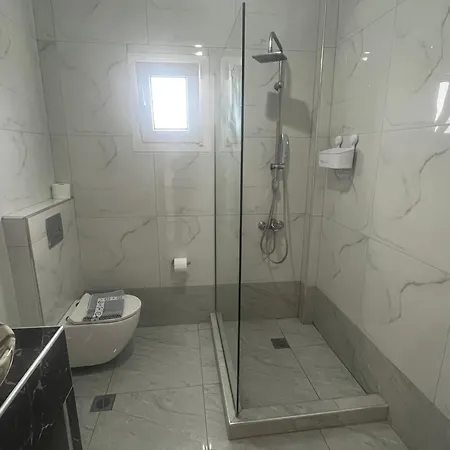 Askamnia And Hotel 4*