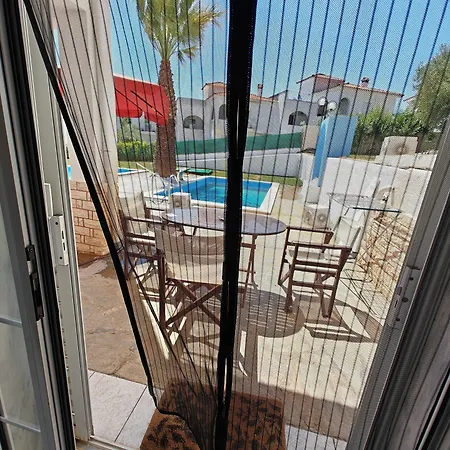 酒店 Askamnia And 4*