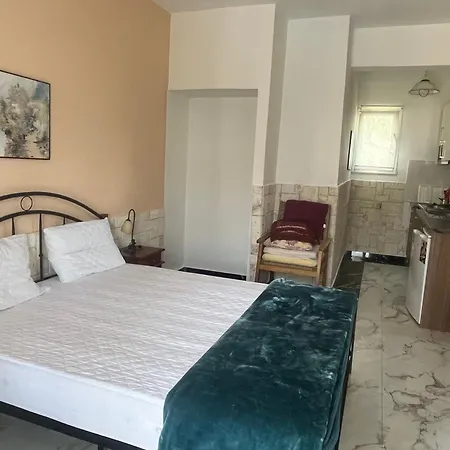 Hotel Askamnia And