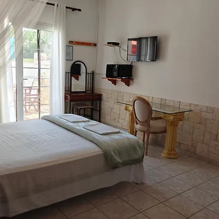 Resort Askamnia And