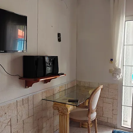 Askamnia And فندق