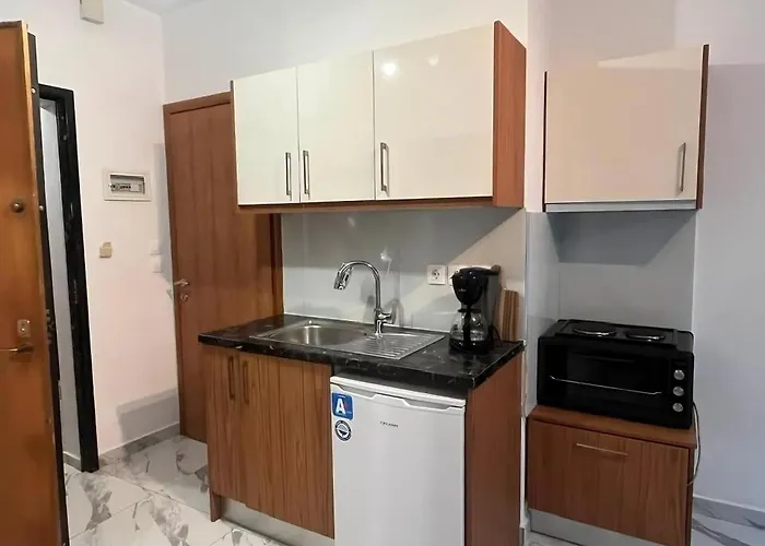 Askamnia And Nikiti (Sithonia)