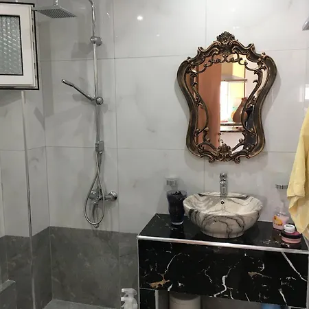 Askamnia And Hotel 4*