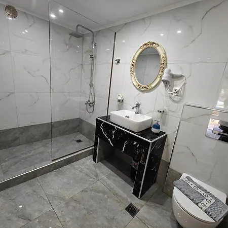 Askamnia And Hotel 4*