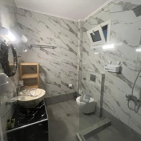 Hotel Askamnia And