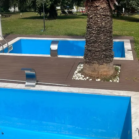 Hotel Askamnia And