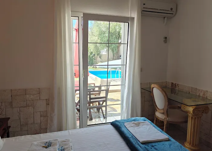 Hotel Askamnia And
